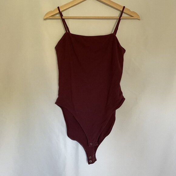 Old Navy Womens Ribbed Burgundy Bodysuit Spaghetti Straps Snap Closure Medium - Picture 1 of 8